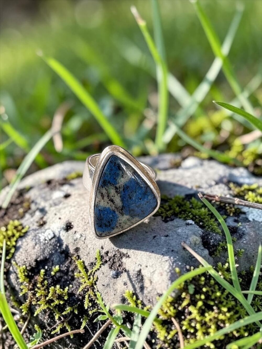 Vintage Sterling Silver Triangular Blue Stone Statement Ring Bezel Set Modernist
